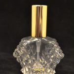 Kleine verstuiver met glasfacetten. Waaiervorm